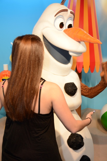 Olaf Celebrity Spotlight Echo Lake Hollywood Studios Vacation Pictures